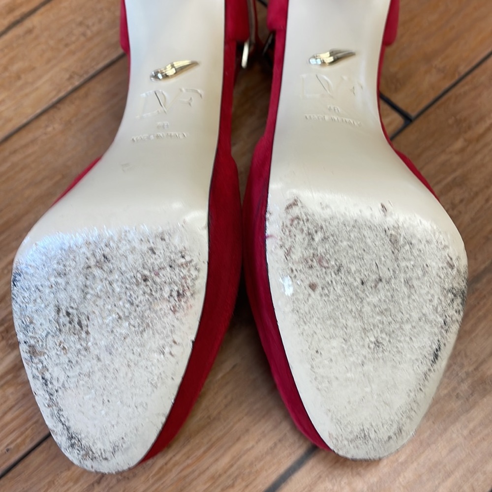 Diane Von Furstenberg crimson suede platform ankle shoes.  Size 7B - Picture 10 of 13